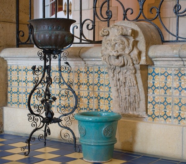 Mizner Industries pottery and cast stone Mizner Industries pottery and cast stone