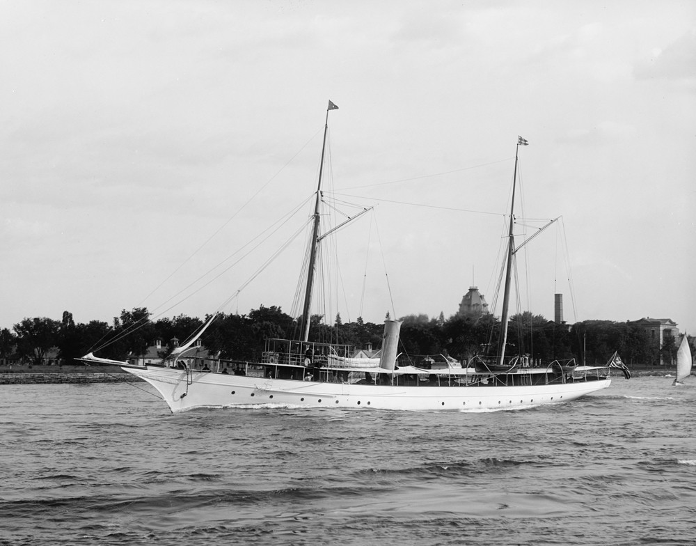 Alicia 1895